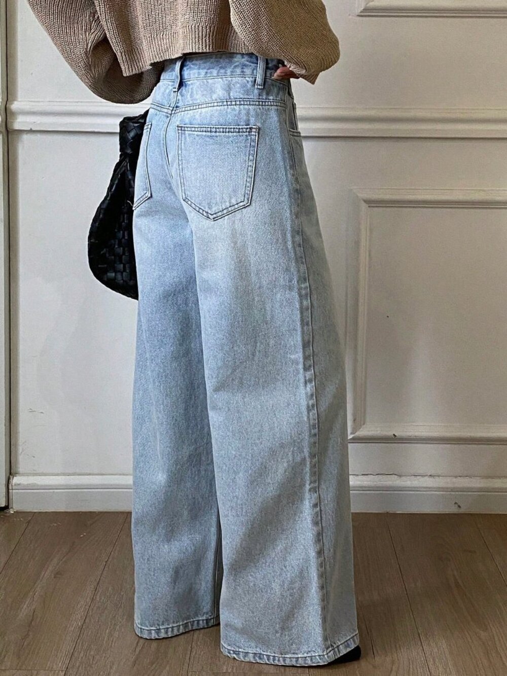 Light Wash Casual Women's Low-Waist Design Waistband Straight-Leg Jeans - Picture 2 of 5